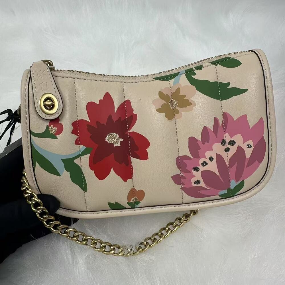 Coach Swinger Bag 20 With Quilting And Floral Bouquet Print - Picture 3 of 9